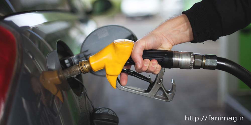 برای کم کردن مصرف بنزین خودرو، به سلامت درب باک در زمان بنزین زدن دقت کنید.